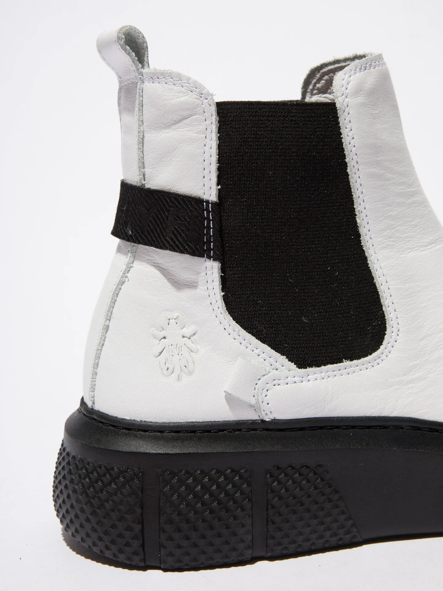 Chelsea Ankle Boots EBBE479FLY DUBLIN WHITE (BLACK SOLE)