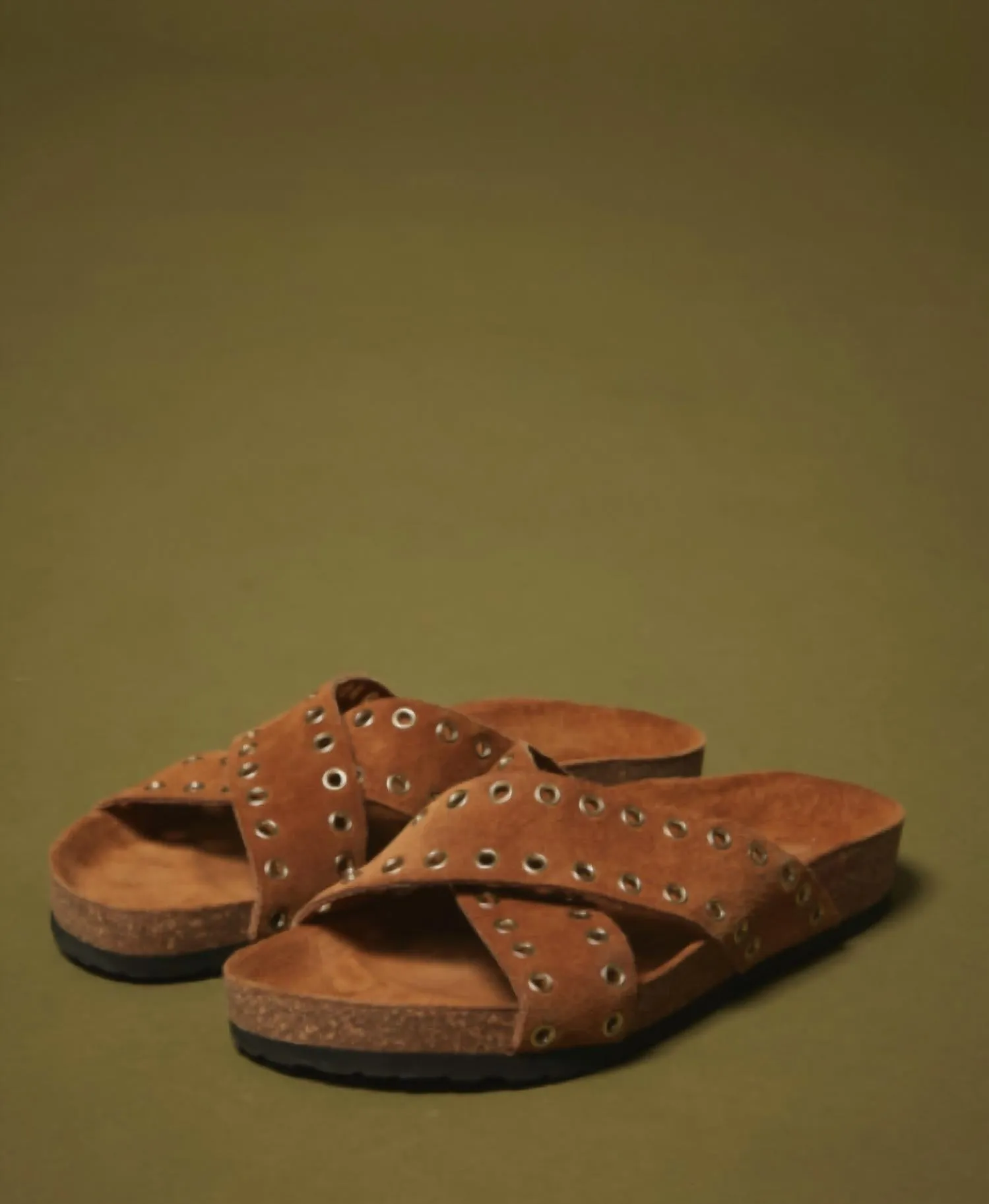 Edna Eyelet Sandal In Camel Suede
