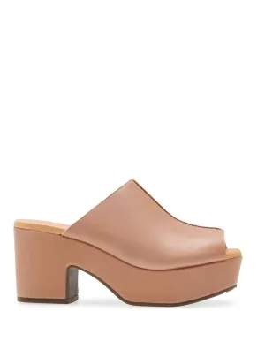 Gadis Sandal In Camel Leather