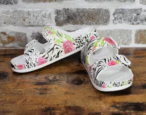 Gypsy Jazz Mama Mia Sandals In White/black/pink