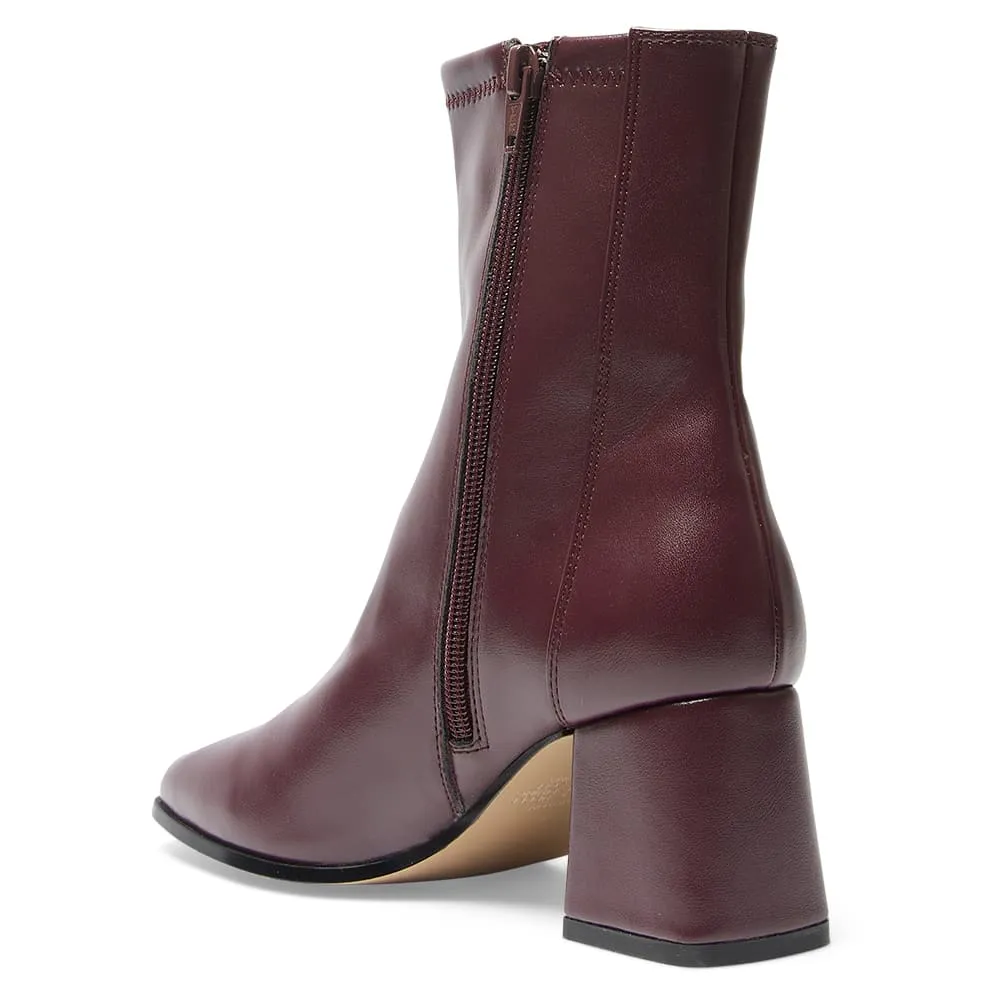Hampton Boot in Wine