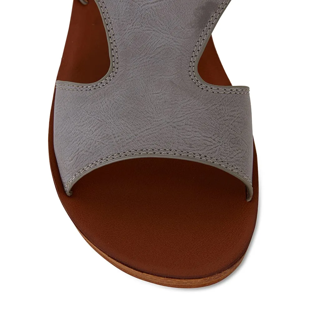 Reigan Sandal in Light Grey Smooth