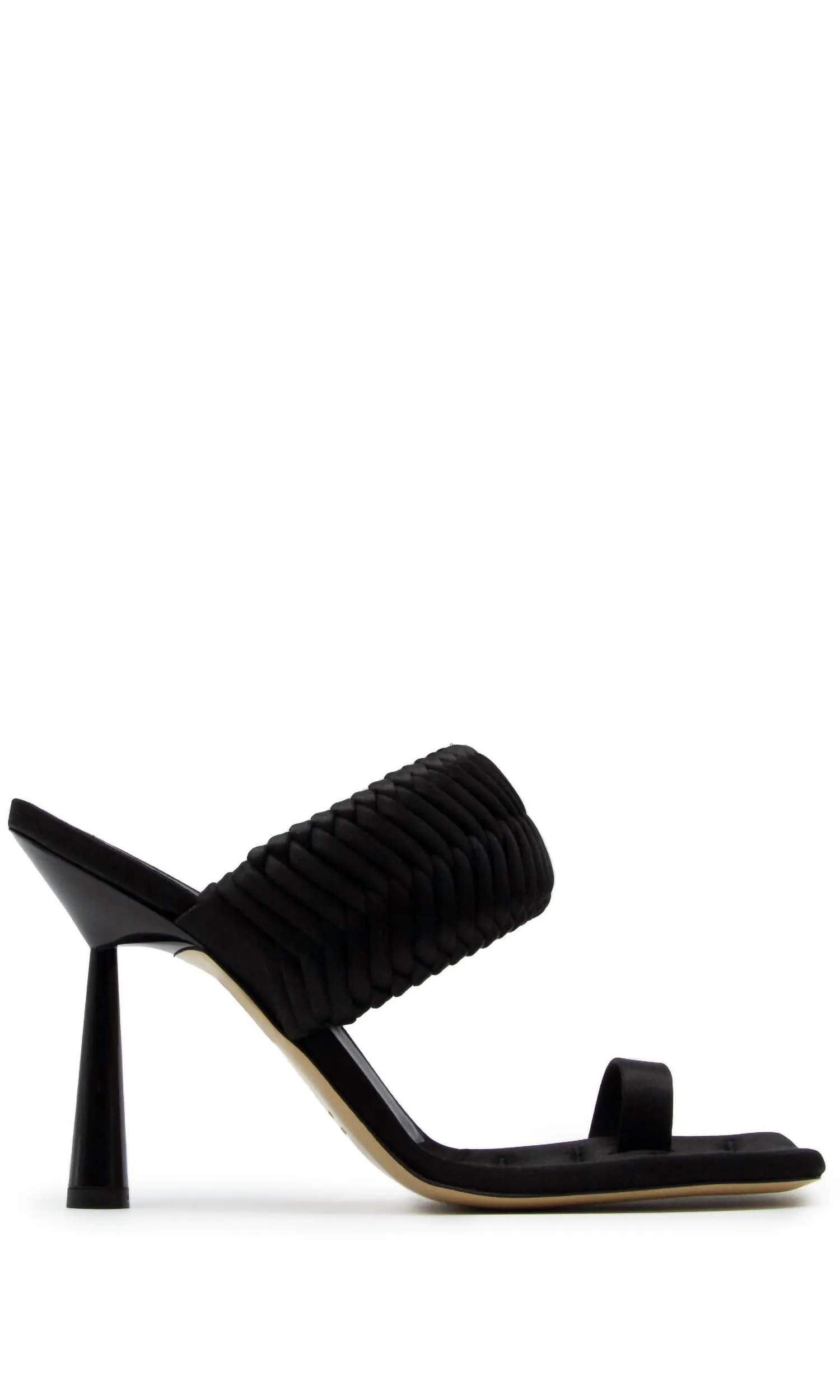 Toe Ring Sandals In Black