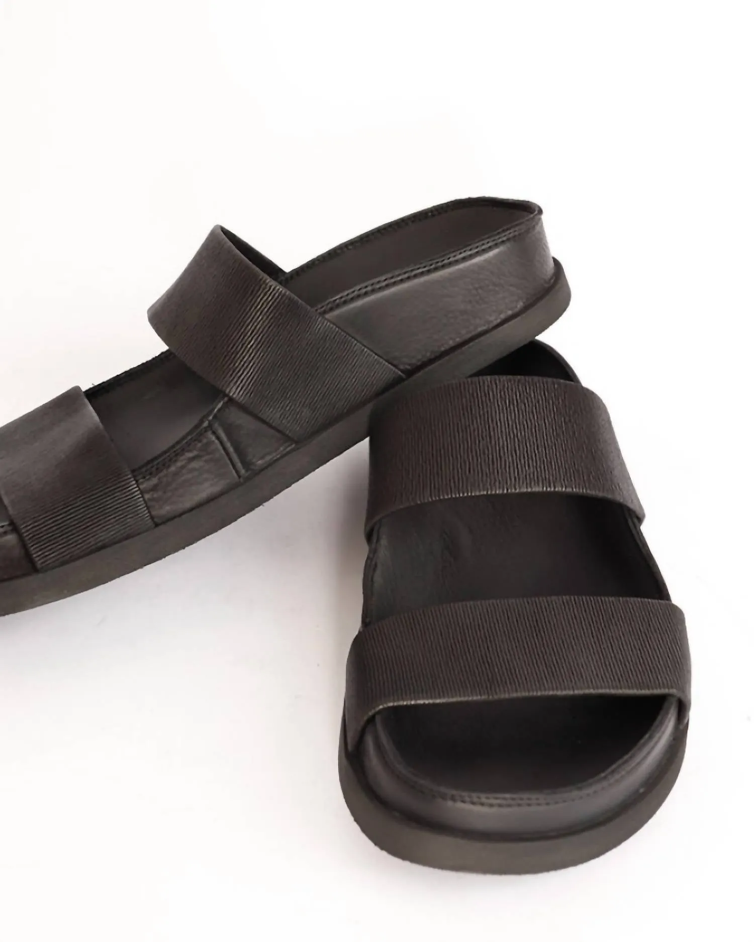 Women's 2 Stretch Strap Sandal In Black