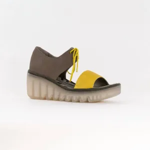 Women's Crossover Sandal In Yellow/khaki