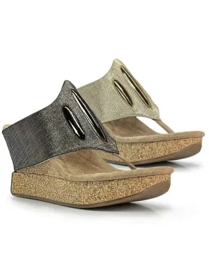 Women's Elva Wedge Sandal In Shimmering Pewter Flips To Gold