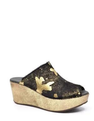 Yiona Wedge Sandals In Black Gold Calf Hair